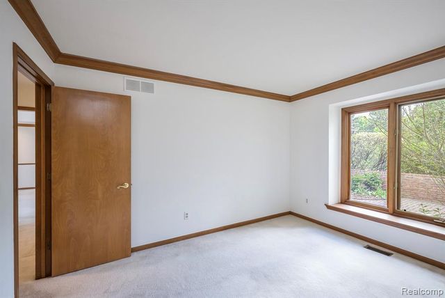 37514 Amber Drive, Farmington Hills, MI 48331