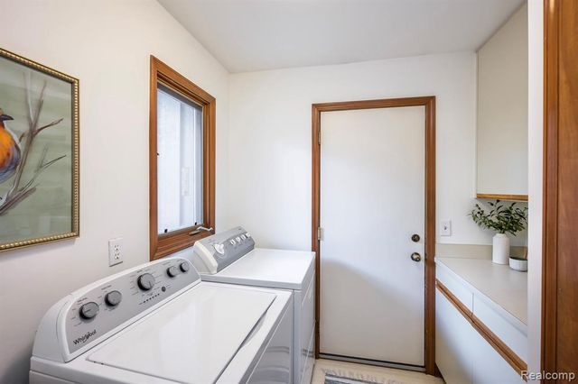 37514 Amber Drive, Farmington Hills, MI 48331