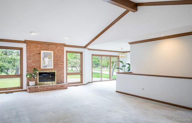 37514 Amber Drive, Farmington Hills, MI 48331