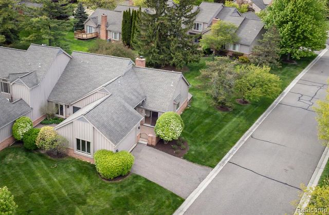 37514 Amber Drive, Farmington Hills, MI 48331