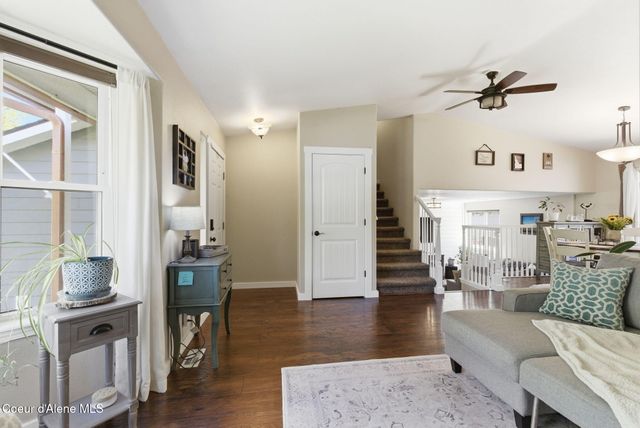 5268 E Woodland DR, Post Falls, ID 83854