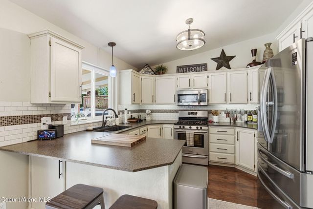 5268 E Woodland DR, Post Falls, ID 83854