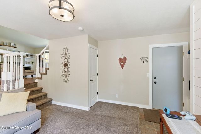 5268 E Woodland DR, Post Falls, ID 83854