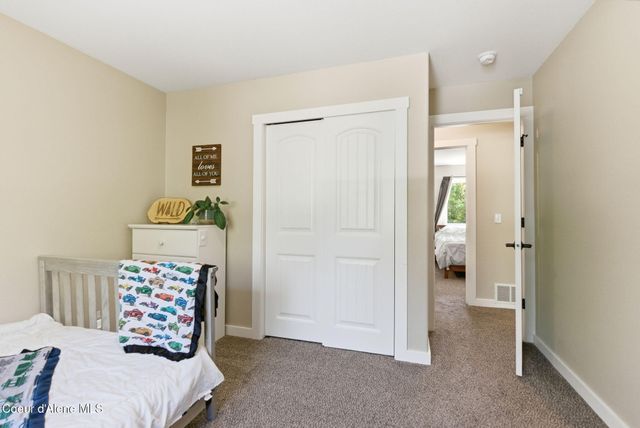 5268 E Woodland DR, Post Falls, ID 83854