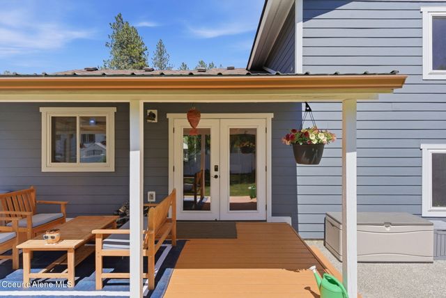 5268 E Woodland DR, Post Falls, ID 83854