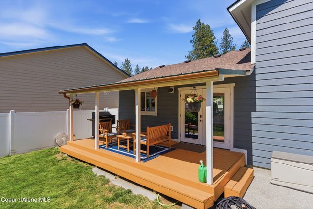 5268 E Woodland DR, Post Falls, ID 83854