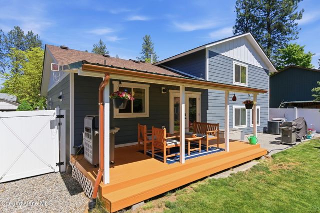 5268 E Woodland DR, Post Falls, ID 83854