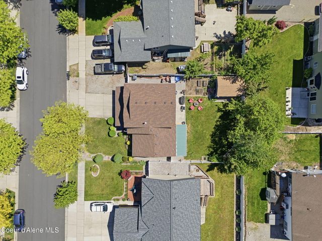 5268 E Woodland DR, Post Falls, ID 83854