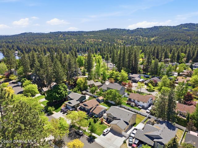 5268 E Woodland DR, Post Falls, ID 83854