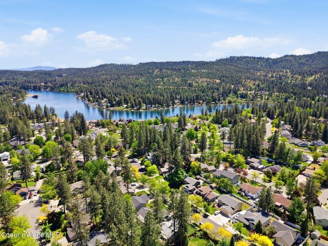 5268 E Woodland DR, Post Falls, ID 83854