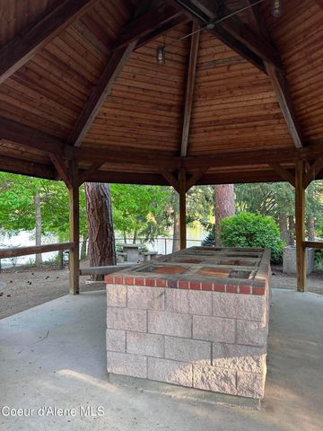 5268 E Woodland DR, Post Falls, ID 83854