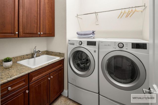 2446 Langtree Dr, Roseville, CA 95747