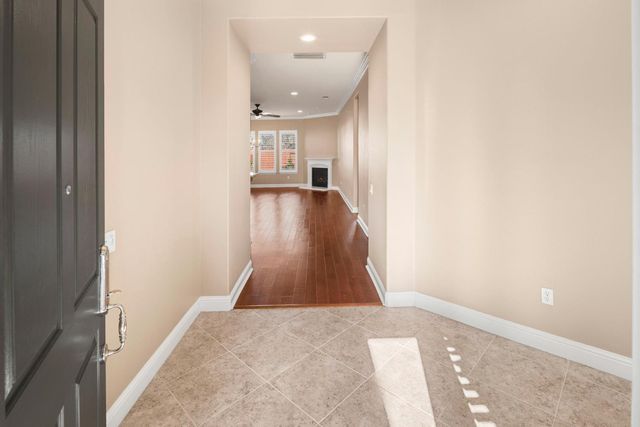 2446 Langtree Dr, Roseville, CA 95747