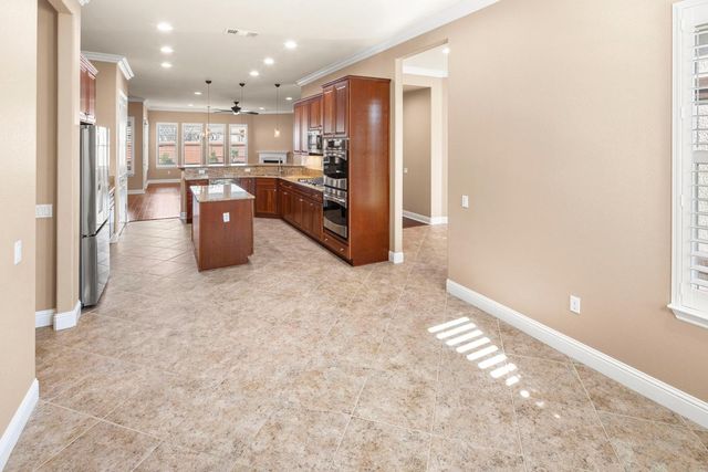 2446 Langtree Dr, Roseville, CA 95747