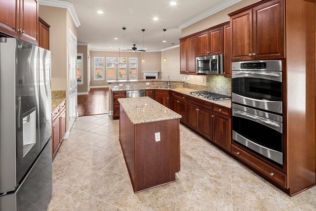 2446 Langtree Dr, Roseville, CA 95747