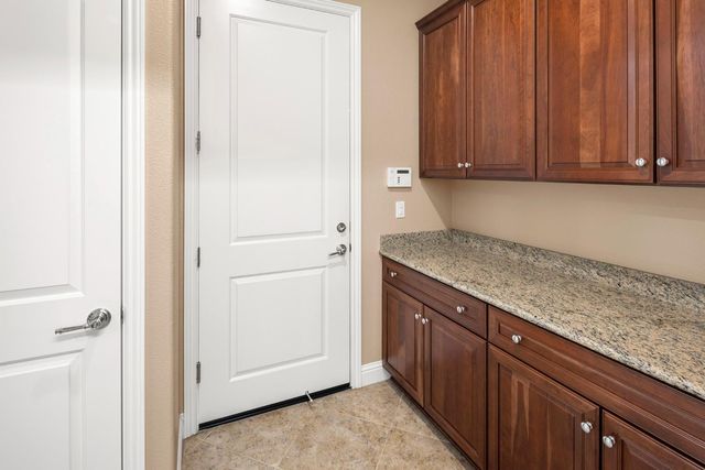 2446 Langtree Dr, Roseville, CA 95747