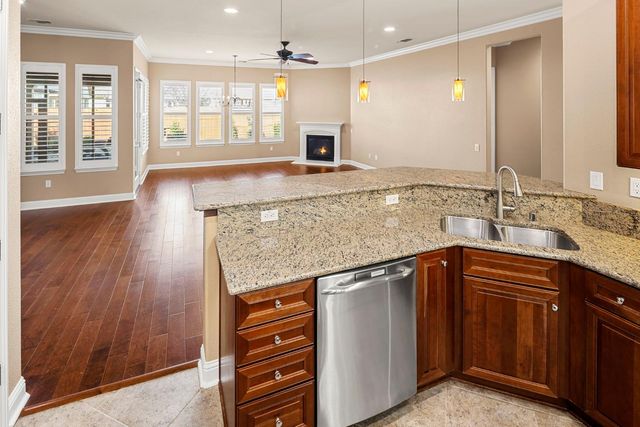 2446 Langtree Dr, Roseville, CA 95747