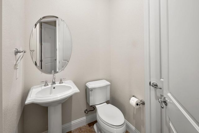 2446 Langtree Dr, Roseville, CA 95747