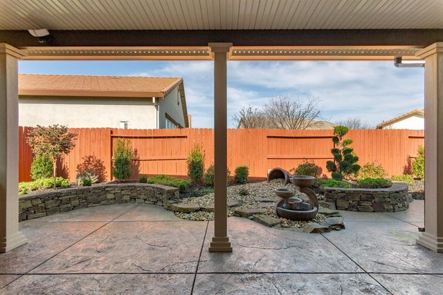 2446 Langtree Dr, Roseville, CA 95747
