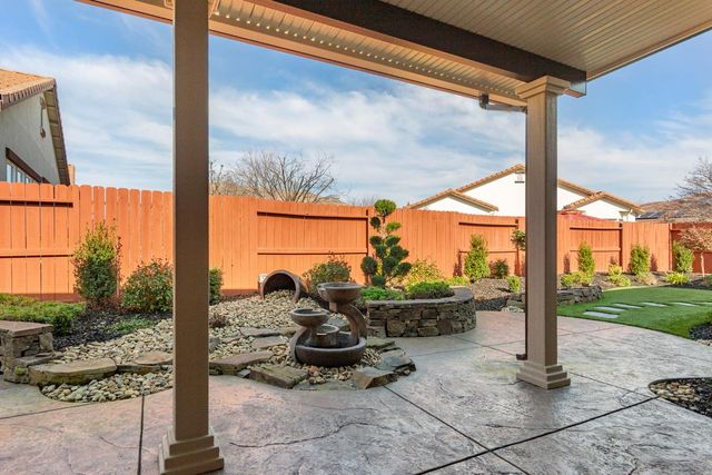 2446 Langtree Dr, Roseville, CA 95747