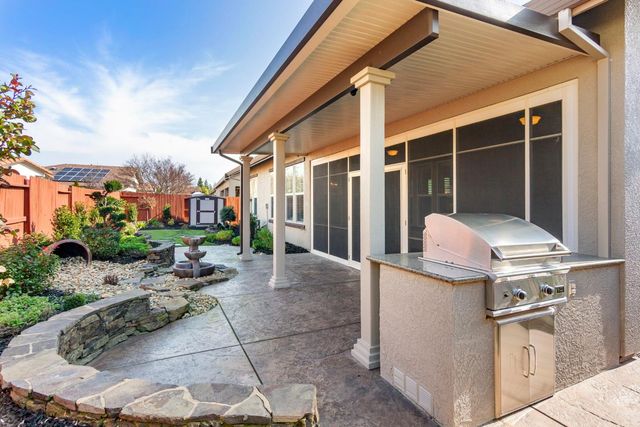 2446 Langtree Dr, Roseville, CA 95747