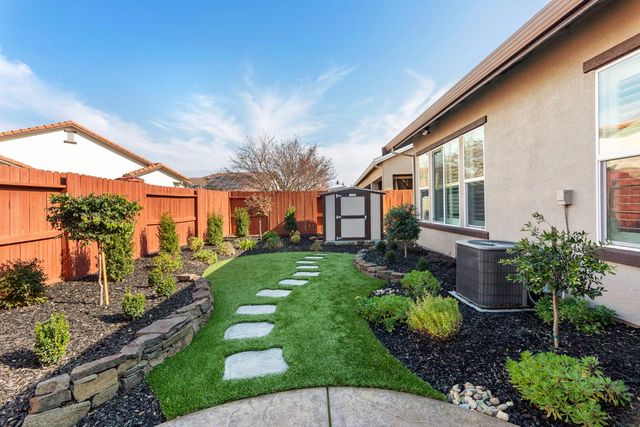 2446 Langtree Dr, Roseville, CA 95747