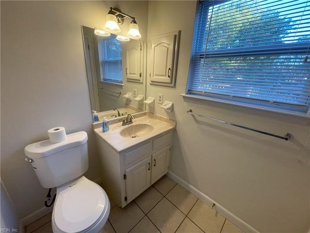 621 Bethune DR, Virginia Beach, VA 23452