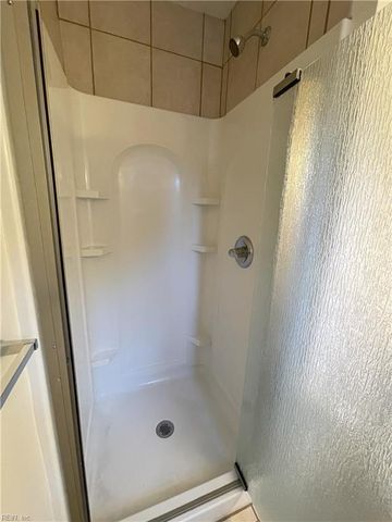 621 Bethune DR, Virginia Beach, VA 23452