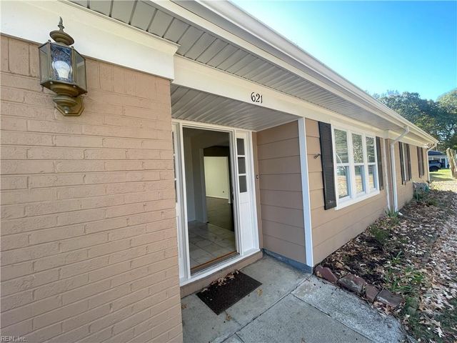621 Bethune DR, Virginia Beach, VA 23452