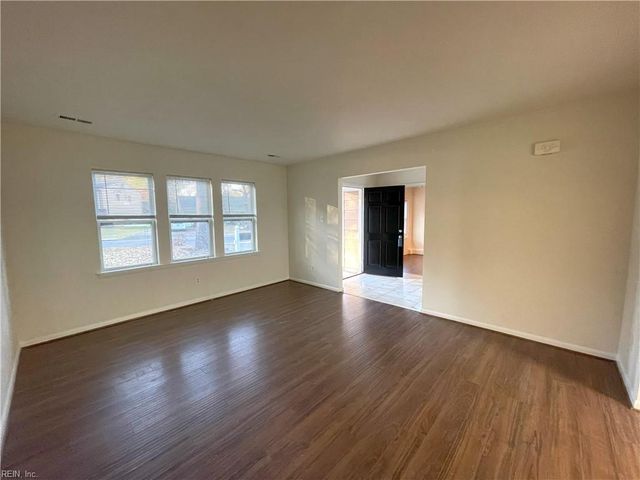 621 Bethune DR, Virginia Beach, VA 23452