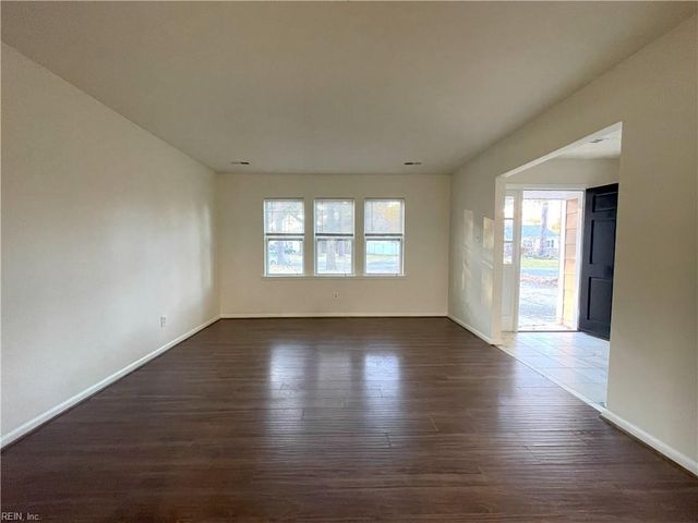 621 Bethune DR, Virginia Beach, VA 23452