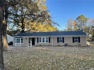 621 Bethune DR, Virginia Beach, VA 23452