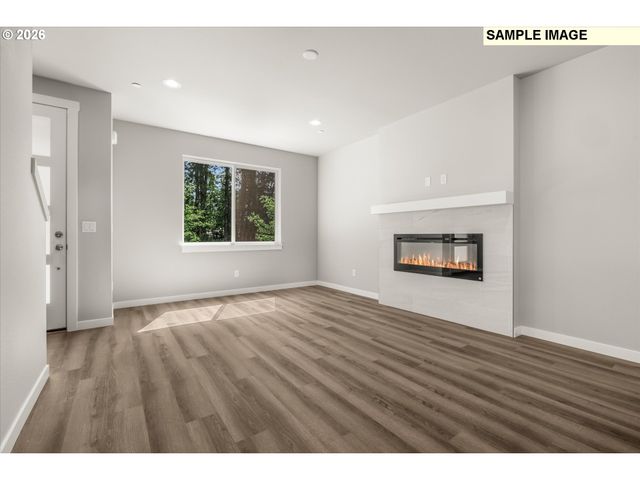 137 Nw MAWRCREST Ave, Gresham, OR 97030