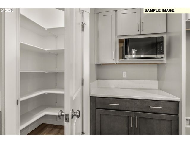 137 Nw MAWRCREST Ave, Gresham, OR 97030
