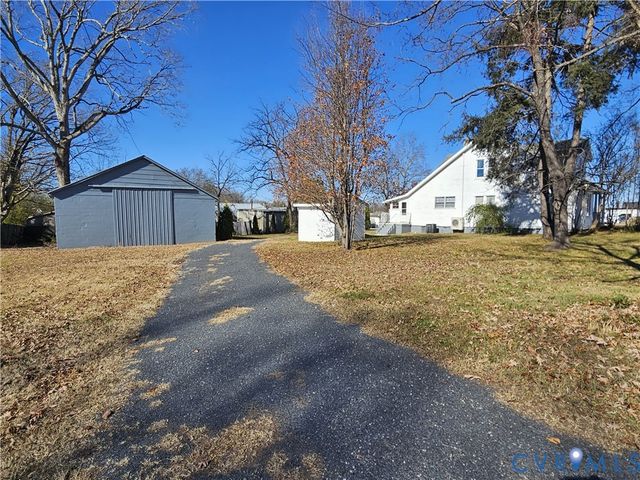 74 Conner St, Dillwyn, VA 23936