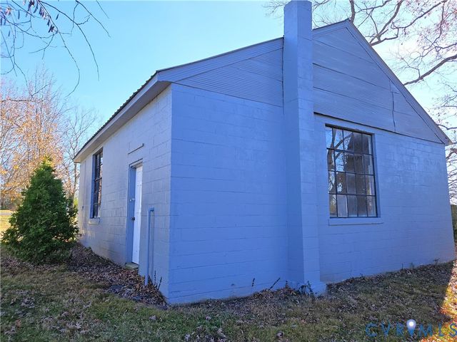 74 Conner St, Dillwyn, VA 23936