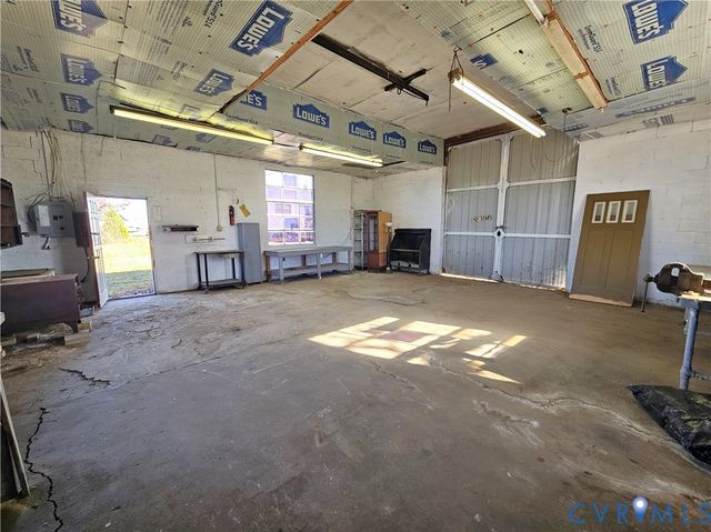 74 Conner St, Dillwyn, VA 23936