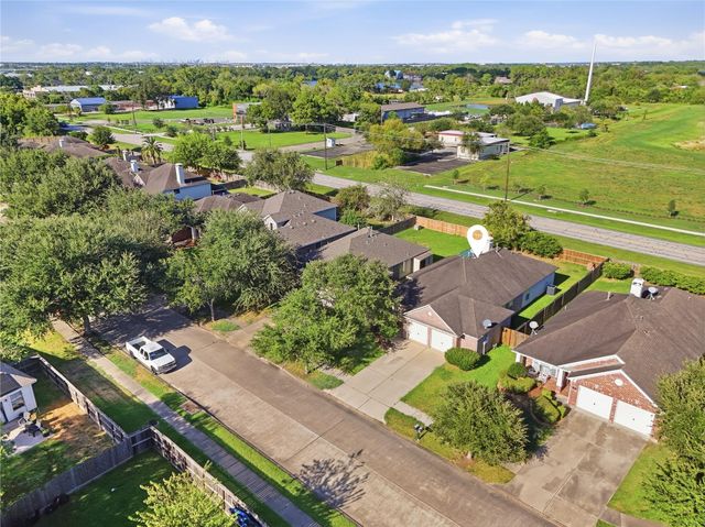 872 Rock Harbor Lane, League City, TX 77573