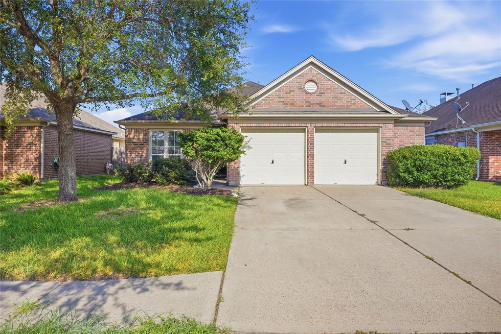 872 Rock Harbor Lane, League City, TX 77573