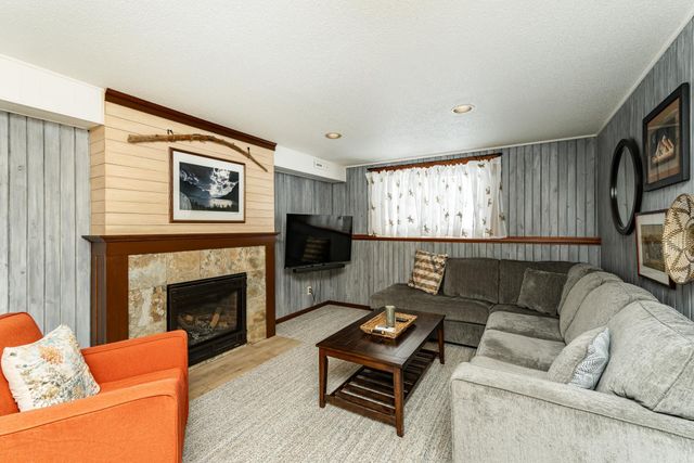 5731 Lancaster Place NW, Rochester, MN 55901