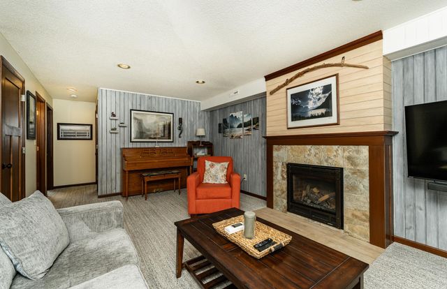 5731 Lancaster Place NW, Rochester, MN 55901