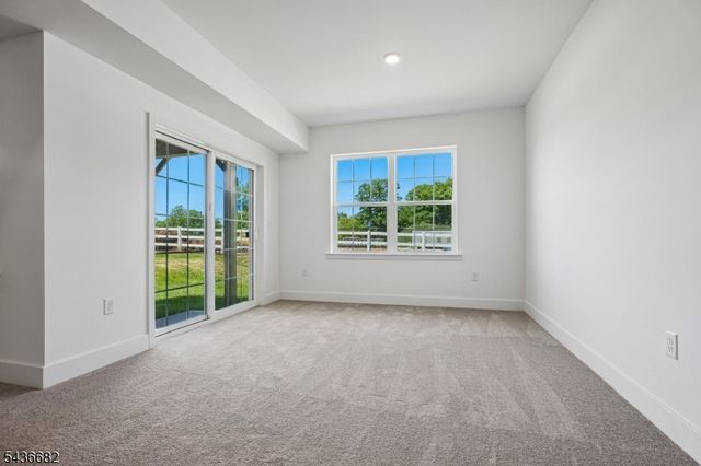52 Eastwood Ter, East Hanover Twp., NJ 07936