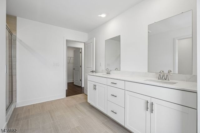 52 Eastwood Ter, East Hanover Twp., NJ 07936