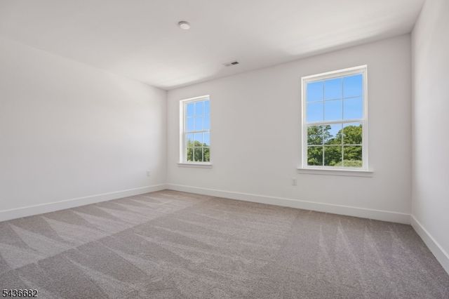52 Eastwood Ter, East Hanover Twp., NJ 07936