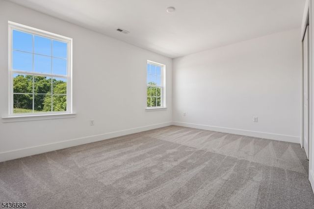 52 Eastwood Ter, East Hanover Twp., NJ 07936