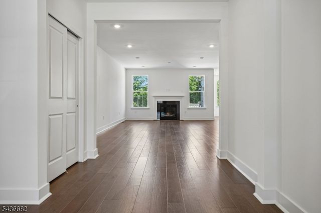 52 Eastwood Ter, East Hanover Twp., NJ 07936