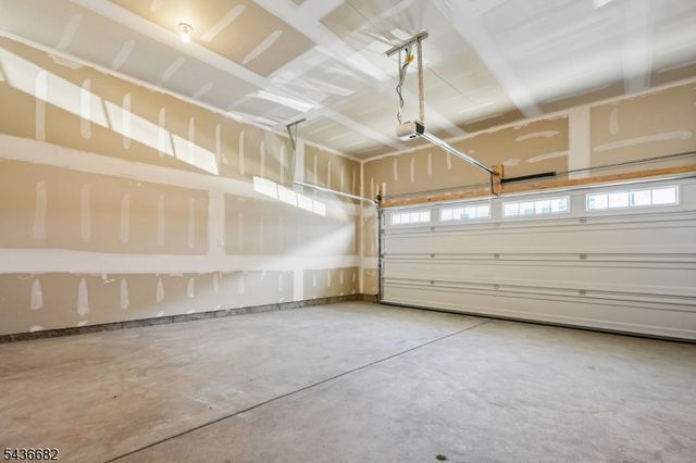 52 Eastwood Ter, East Hanover Twp., NJ 07936