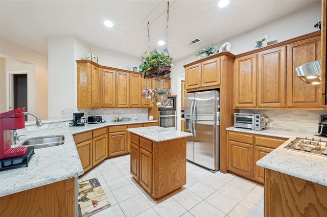 111 Red Bluff Drive, Hickory Creek, TX 75065