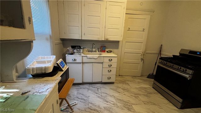 1616 E 93rd Street, Cleveland, OH 44106