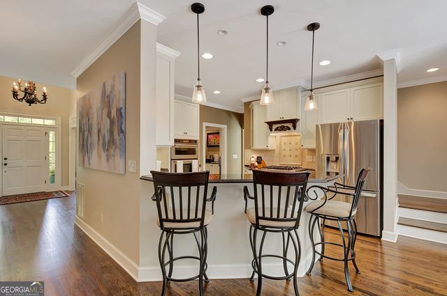 180 Shoreline Circle, Newnan, GA 30263